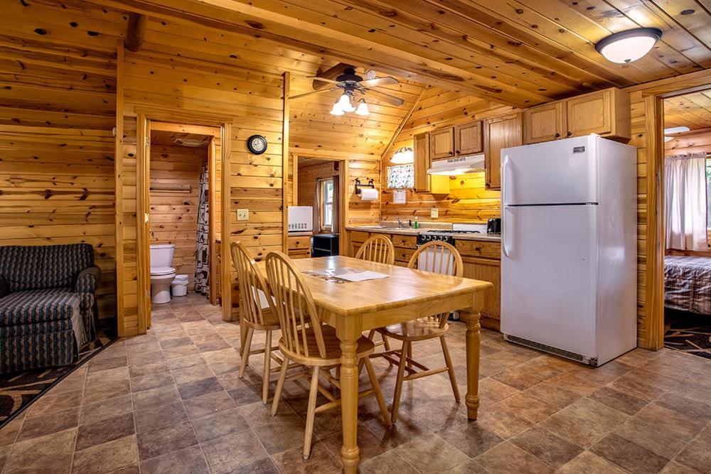 Big River Escape Riverside Cabins Buffalo City Exterior foto
